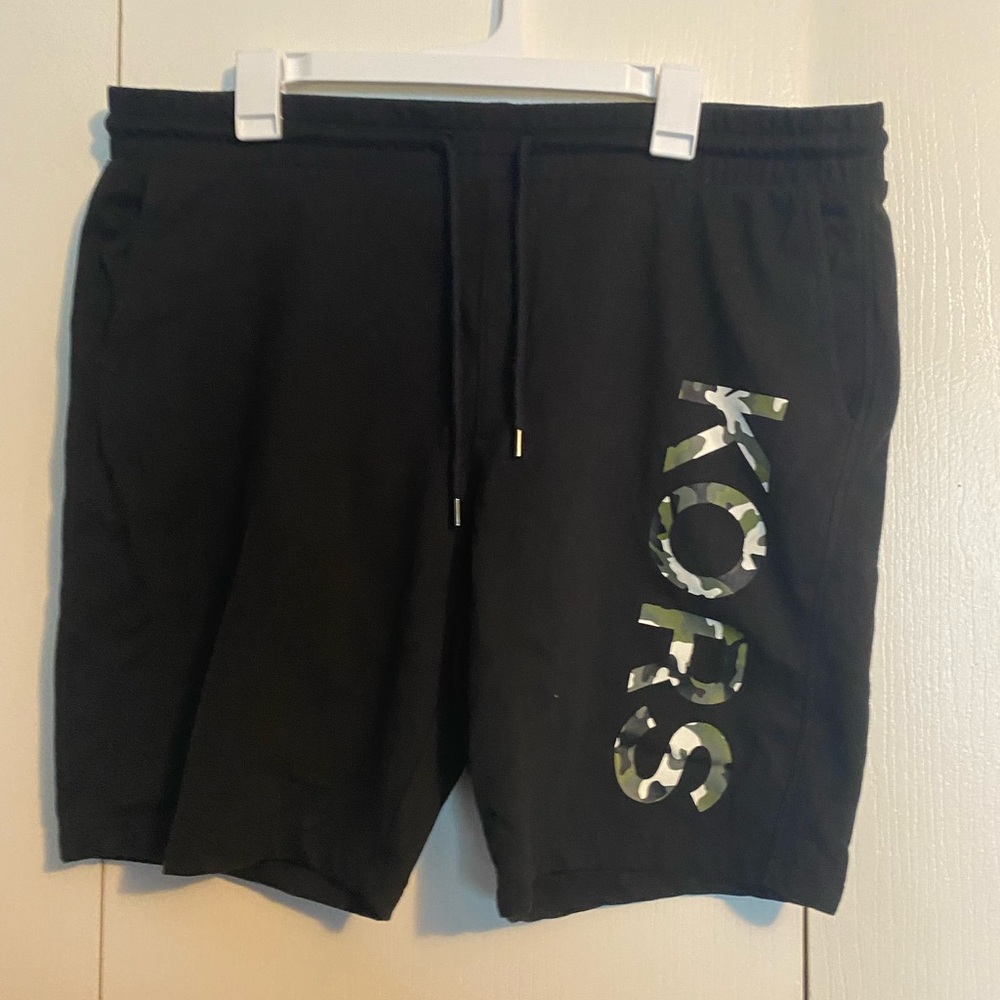 Michael kors camo tag pants